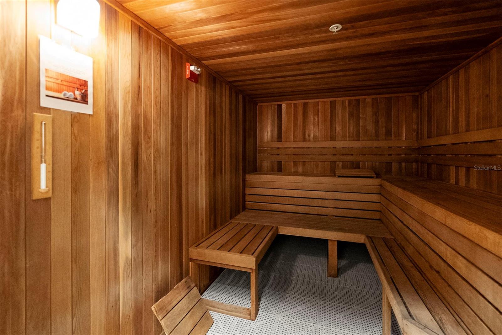 Listing photo id 17 for 450 Knights Run Avenue 405