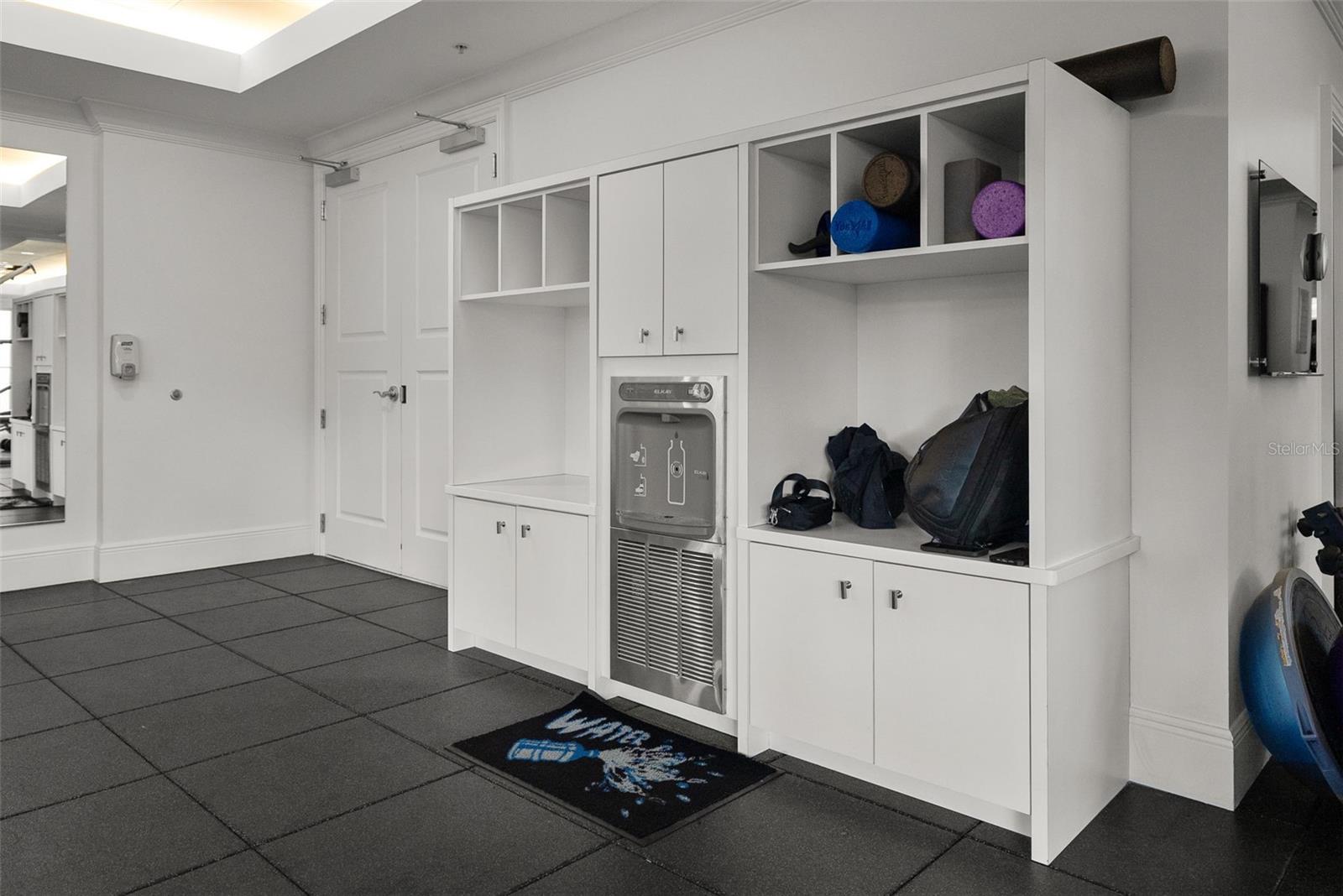 Listing photo id 18 for 450 Knights Run Avenue 405