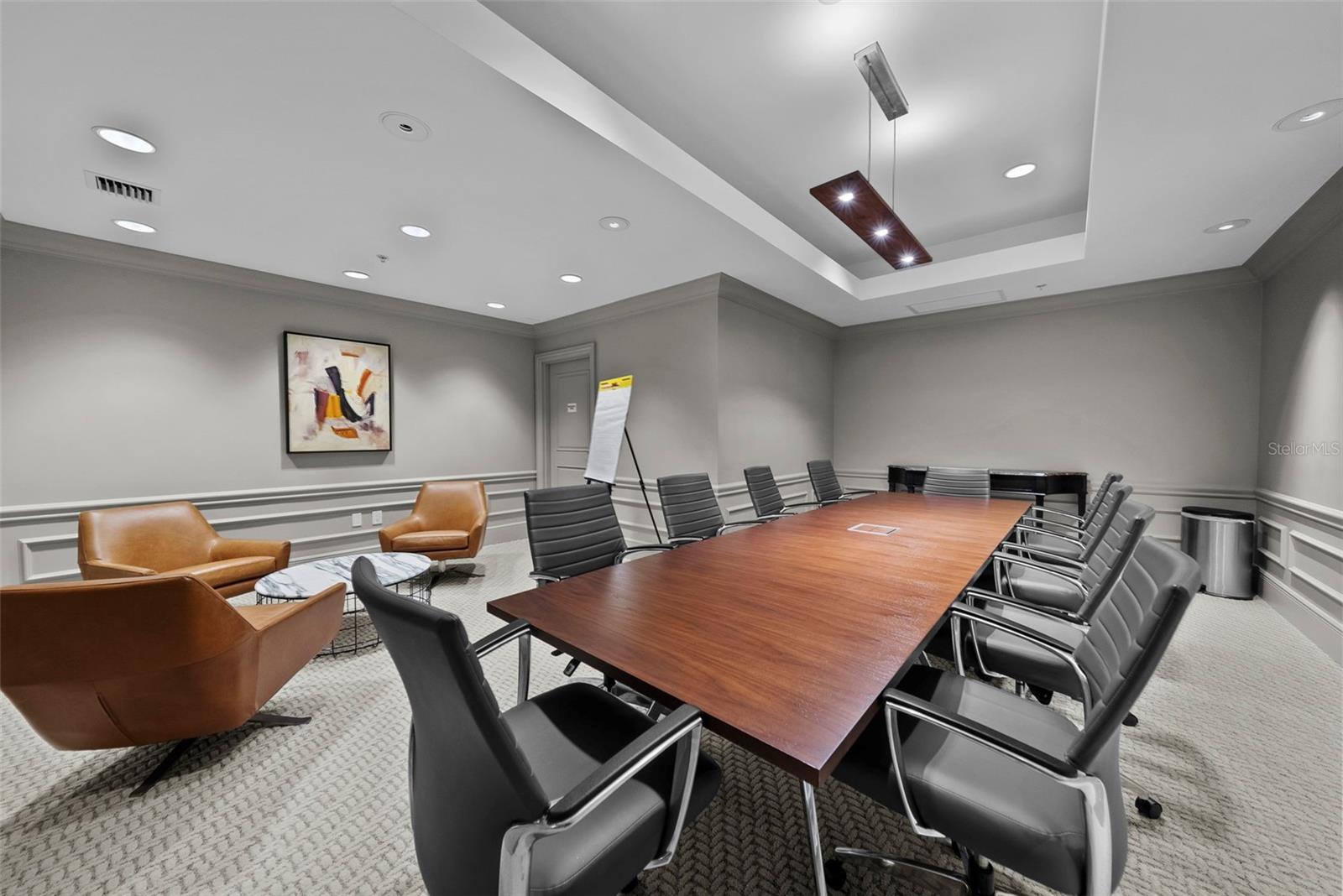 Listing photo id 23 for 450 Knights Run Avenue 405