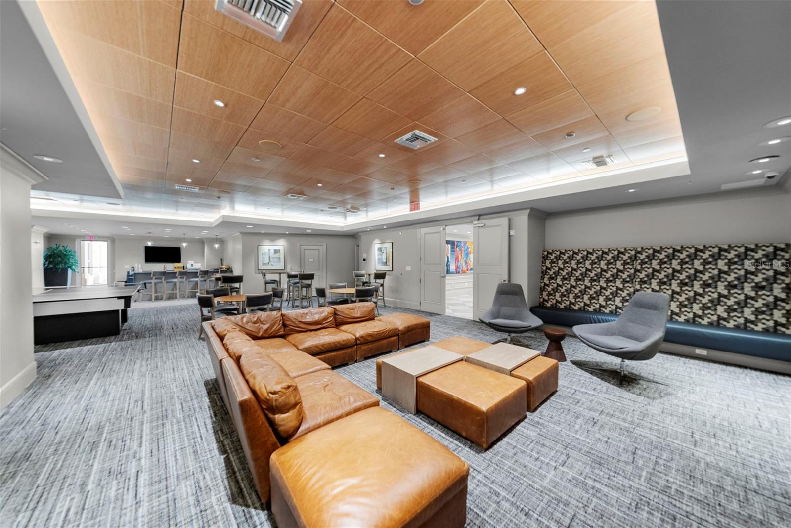 Listing photo id 25 for 450 Knights Run Avenue 405