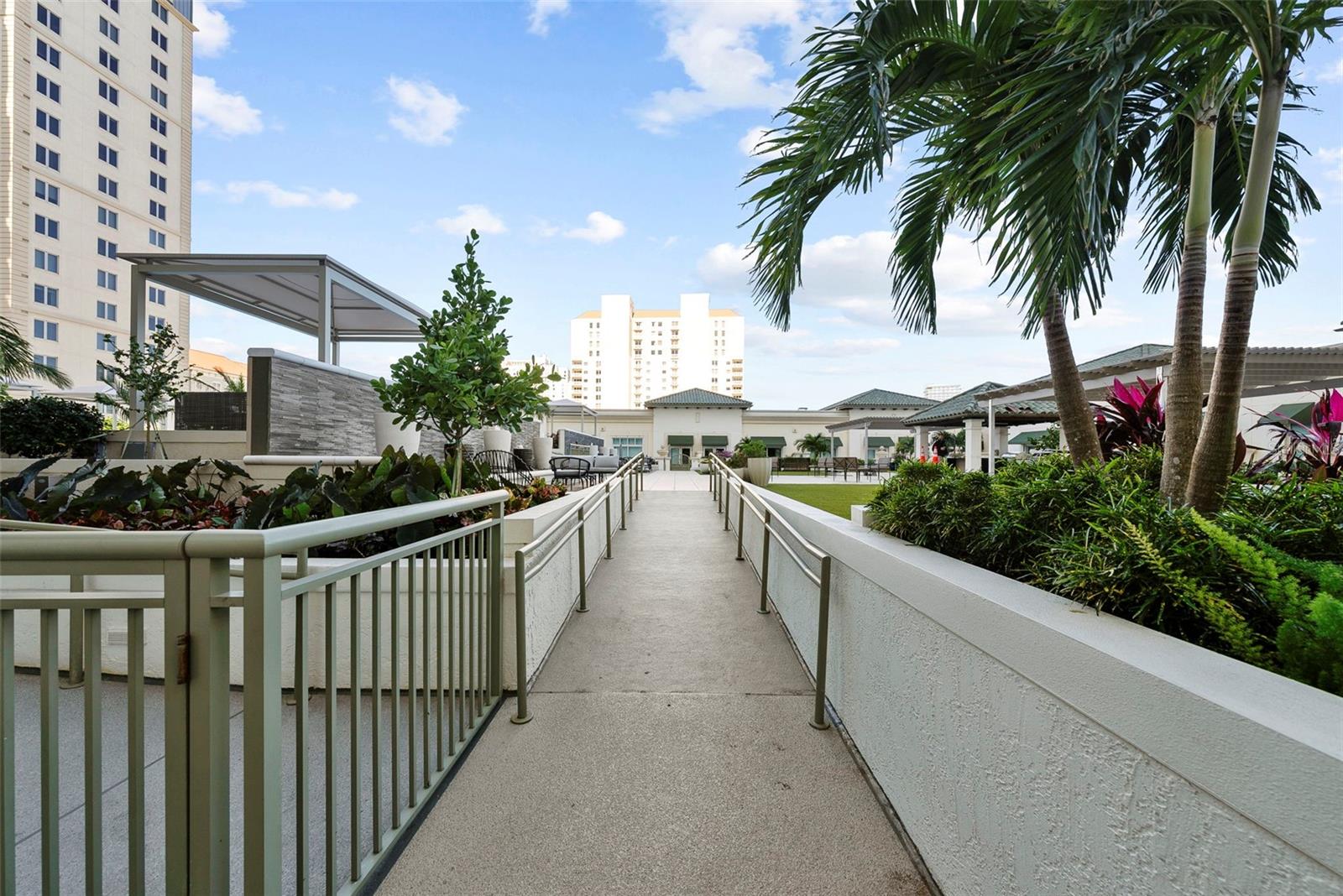 Listing photo id 30 for 450 Knights Run Avenue 405