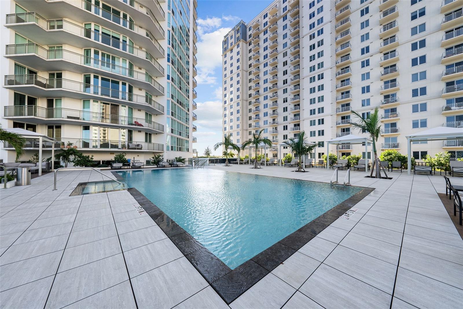 Listing photo id 34 for 450 Knights Run Avenue 405