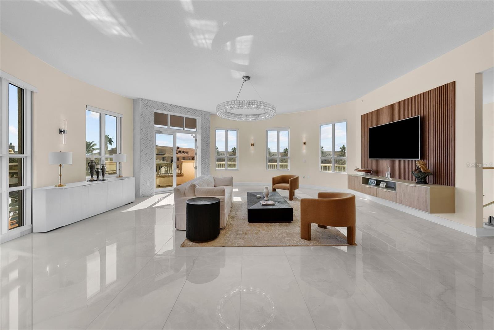 Listing photo id 45 for 450 Knights Run Avenue 405