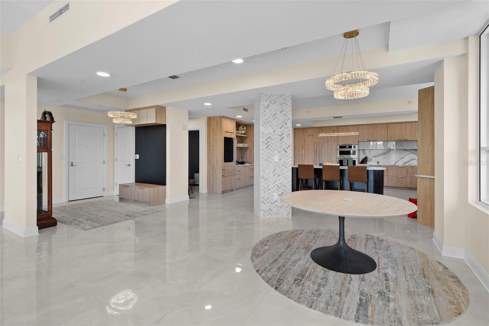 Listing photo id 52 for 450 Knights Run Avenue 405