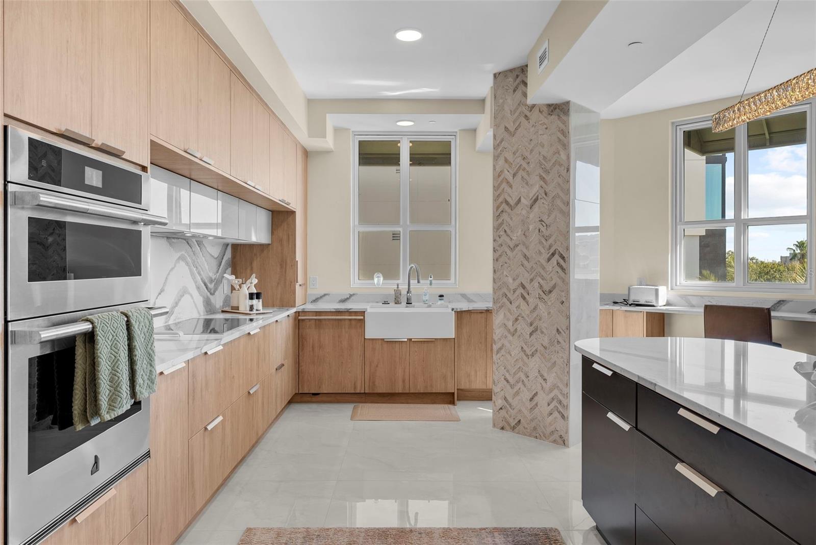 Listing photo id 55 for 450 Knights Run Avenue 405