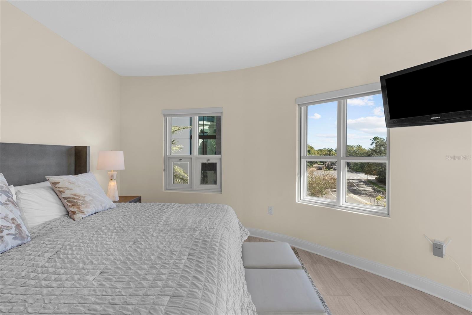 Listing photo id 68 for 450 Knights Run Avenue 405