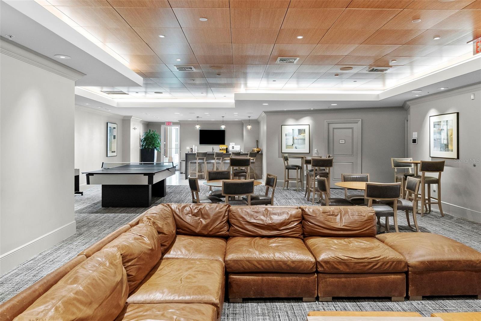 Listing photo id 6 for 450 Knights Run Avenue 405