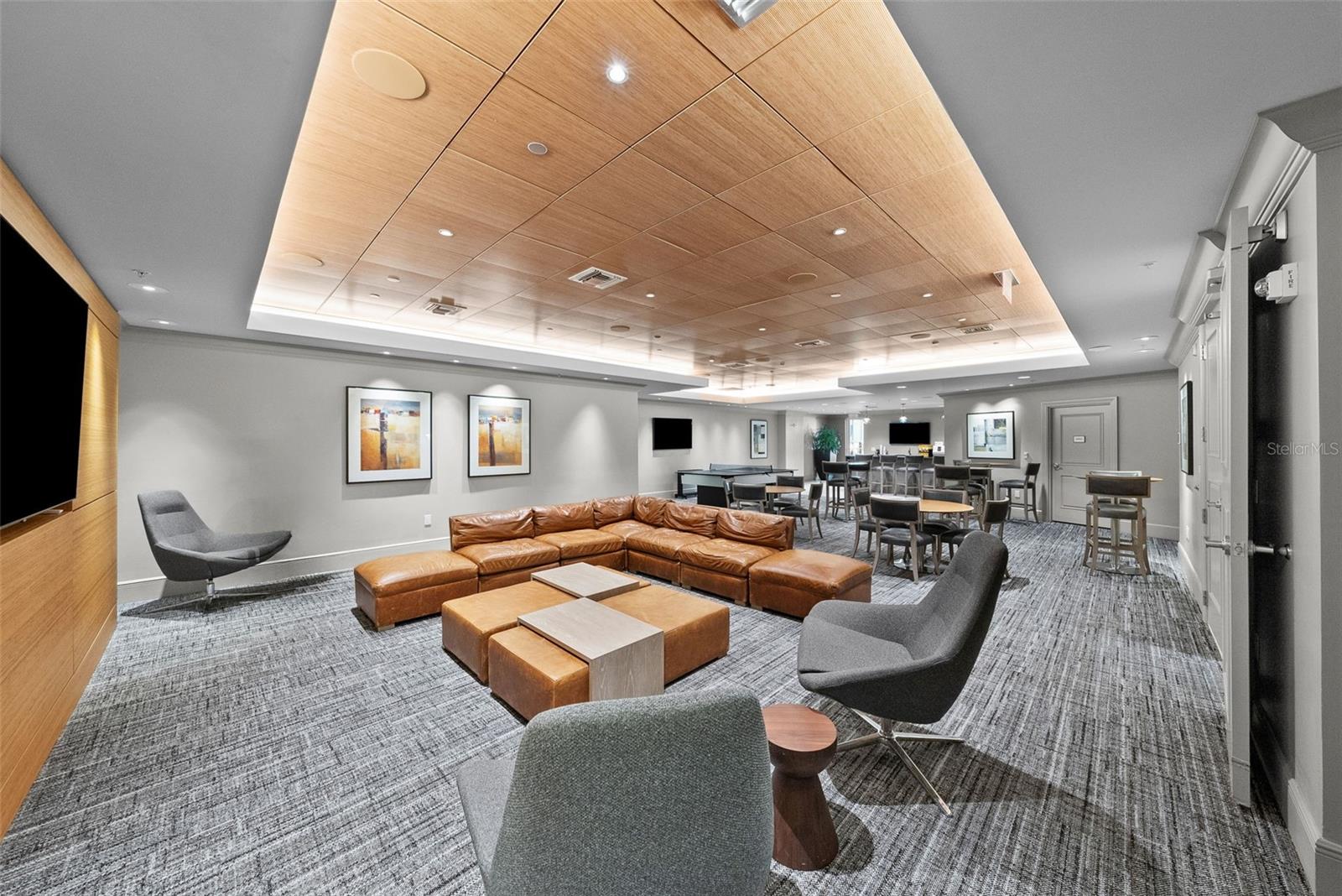 Listing photo id 7 for 450 Knights Run Avenue 405