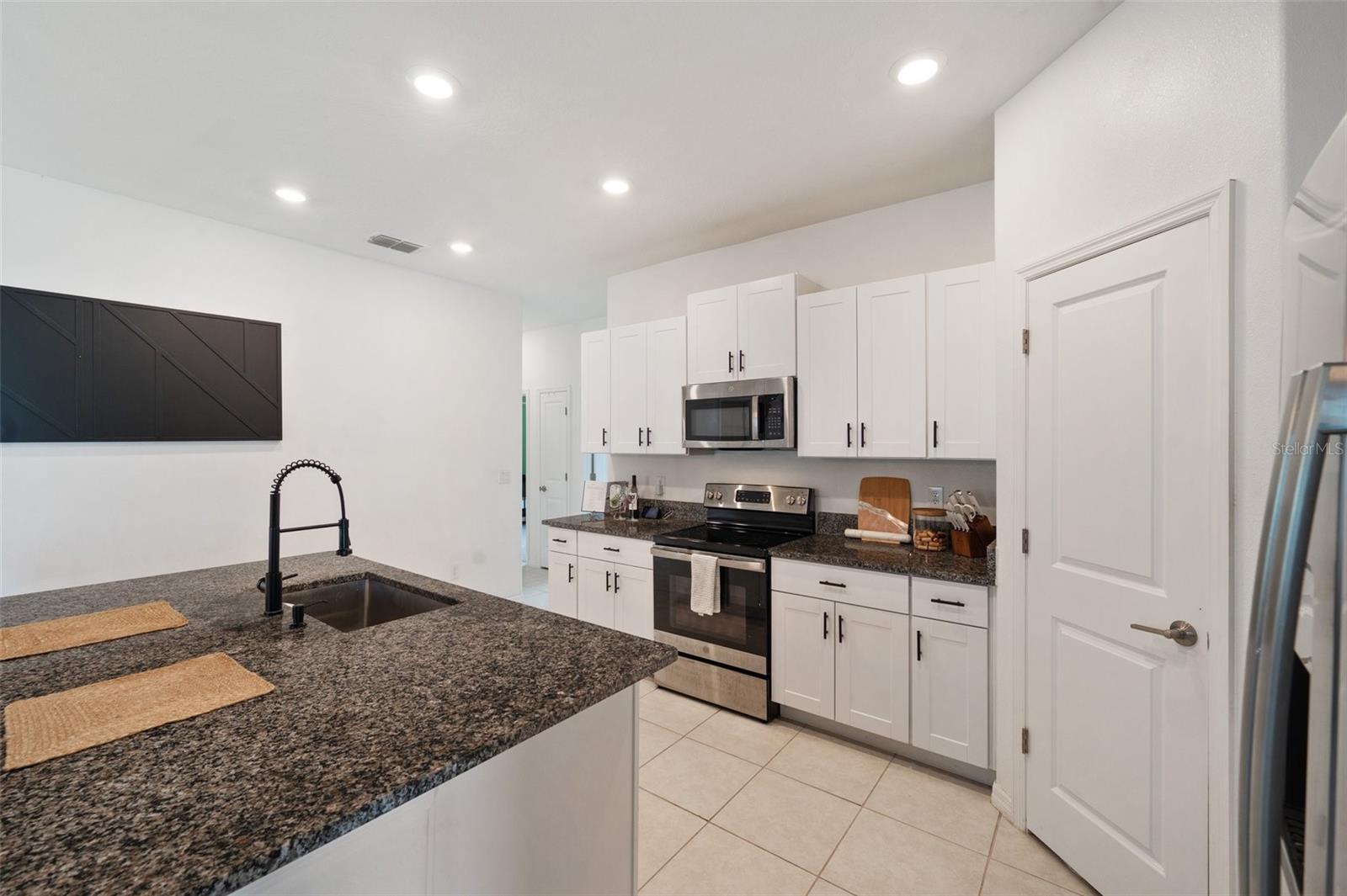 Image 13 of 54 For 5493 Blue Azure Drive