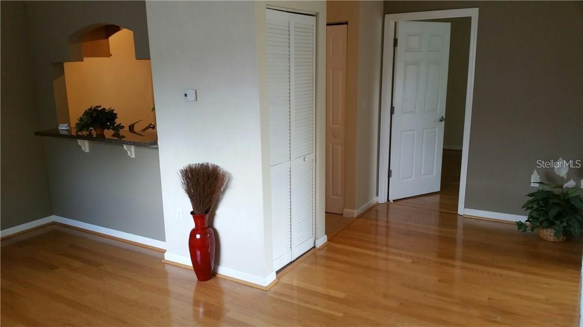 Image 7 of 22 For 10196 Sailwinds Boulevard S 208