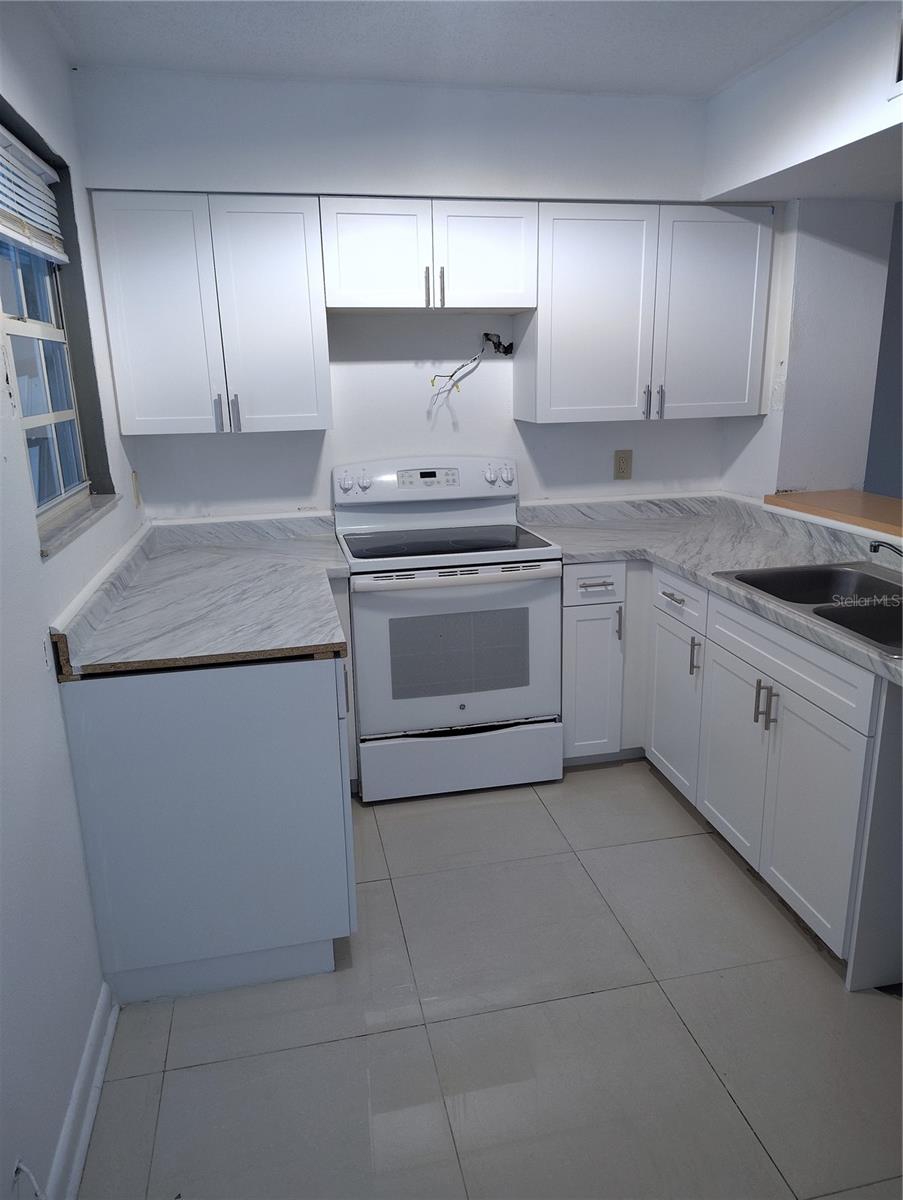 Image 4 of 11 For 13870 Stone Mill Way