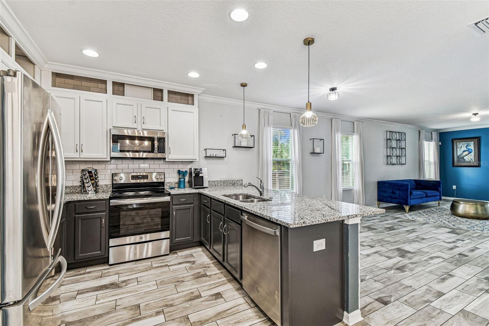 Image 11 of 54 For 2601 Lake Avenue A