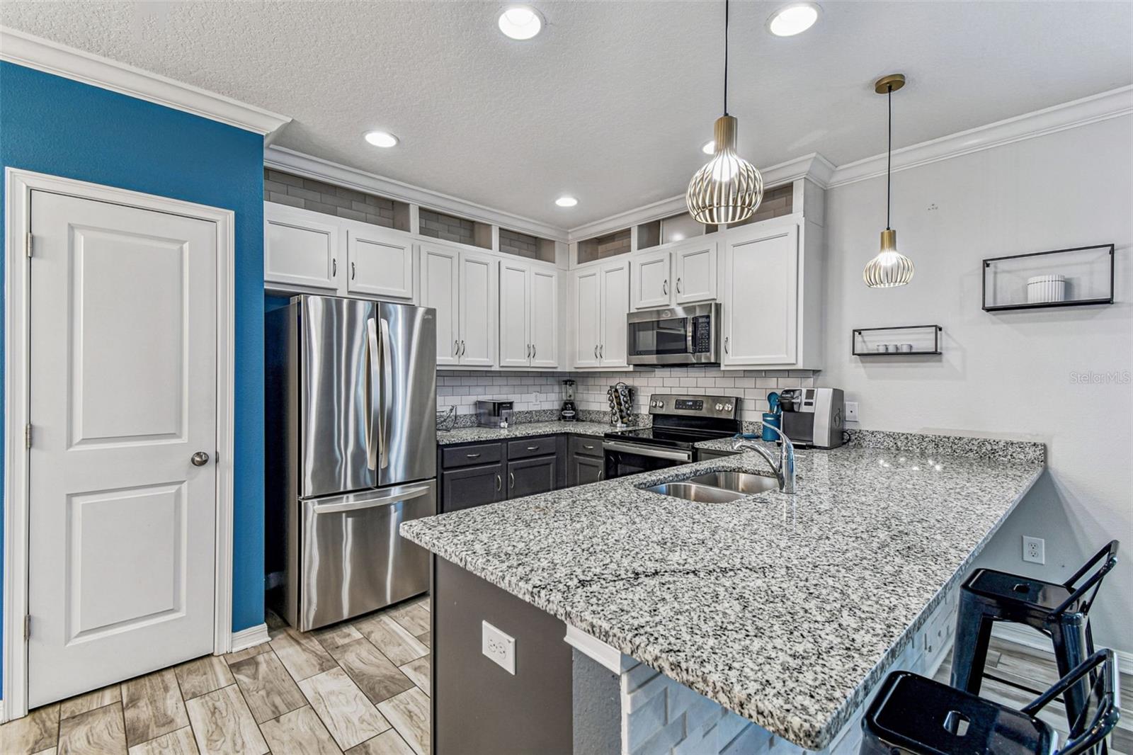 Image 12 of 54 For 2601 Lake Avenue A