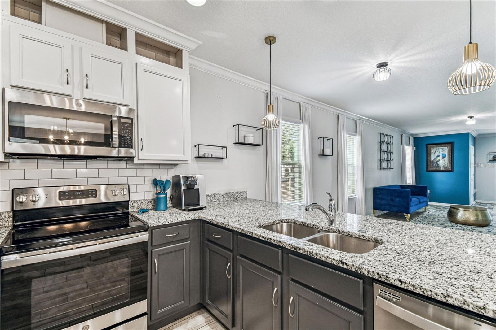Image 15 of 54 For 2601 Lake Avenue A