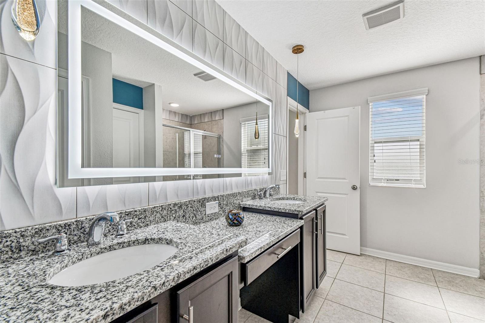 Image 30 of 54 For 2601 Lake Avenue A