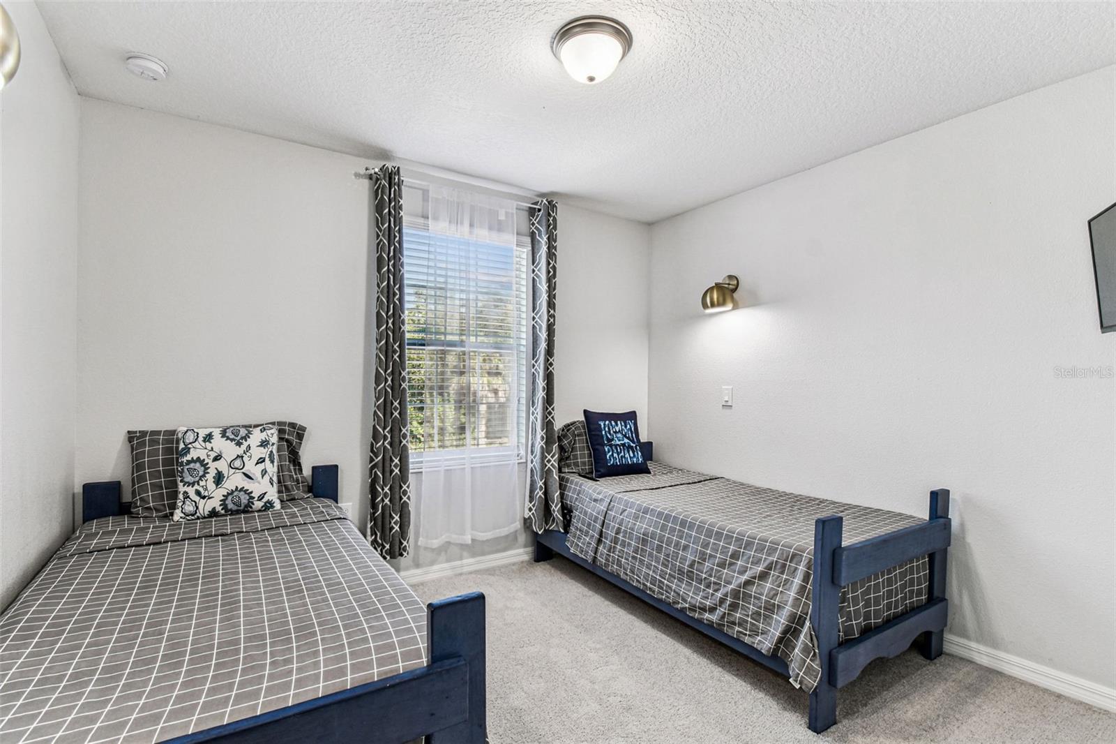 Image 40 of 54 For 2601 Lake Avenue A