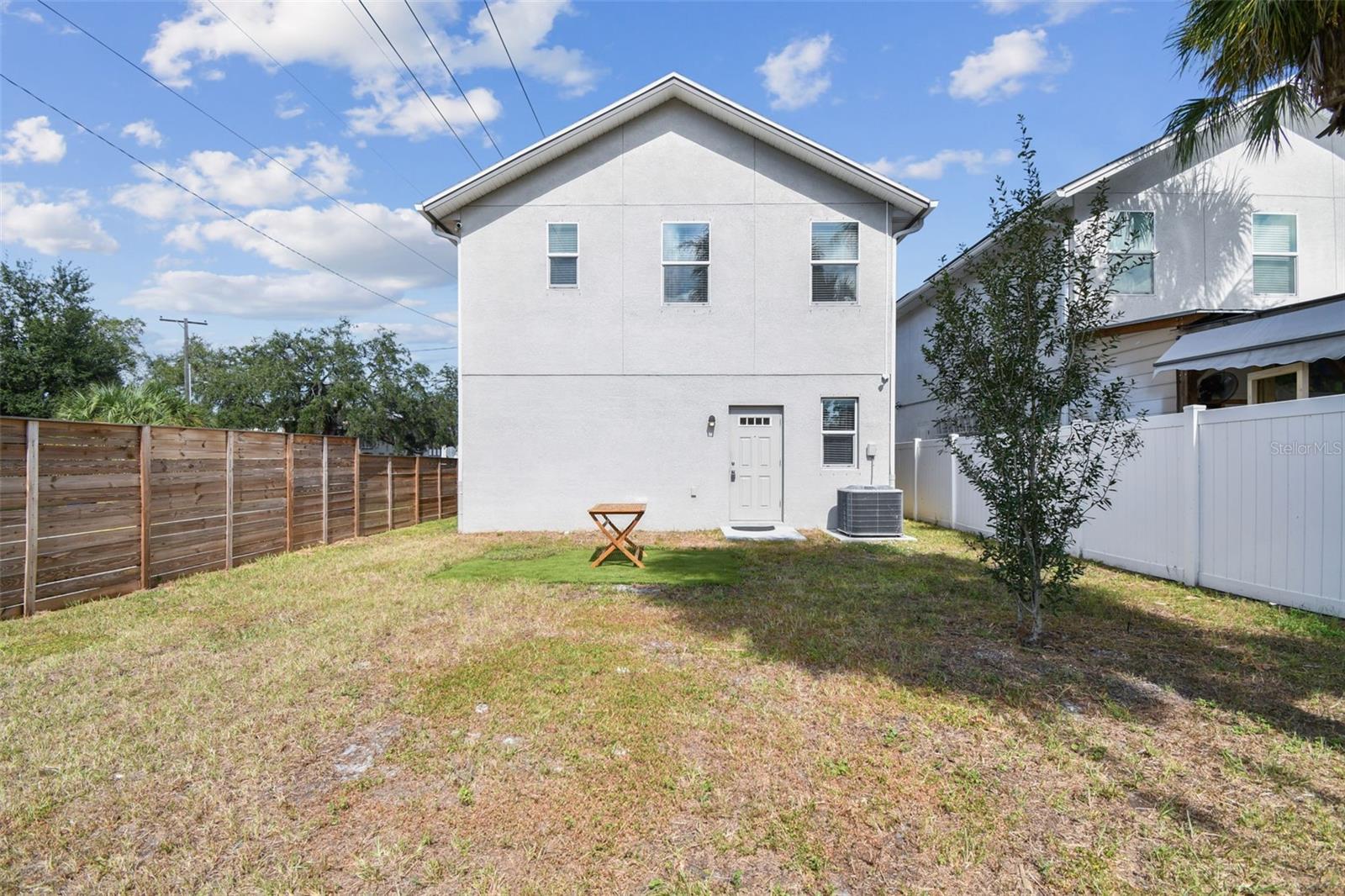 Image 42 of 54 For 2601 Lake Avenue A