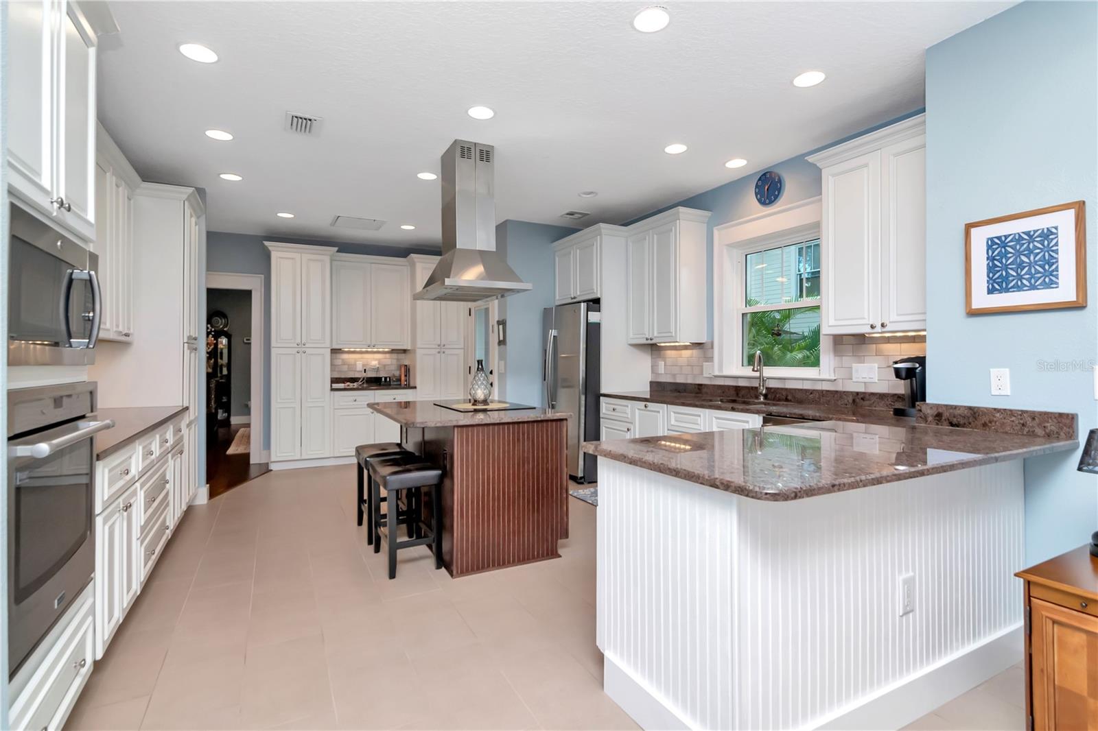 Image 13 of 34 For 2513 Palm Drive