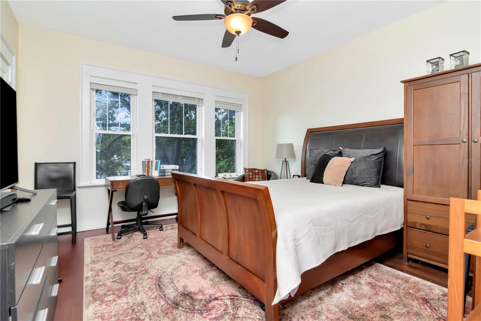 Image 15 of 34 For 2513 Palm Drive