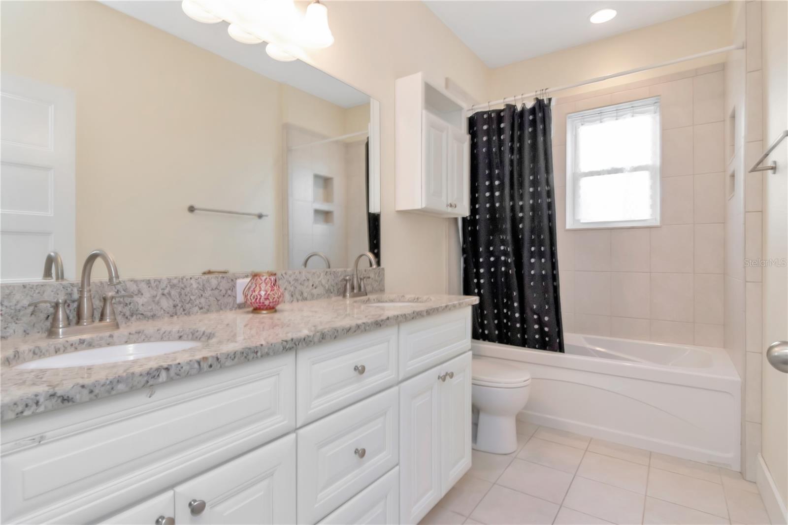 Image 16 of 34 For 2513 Palm Drive