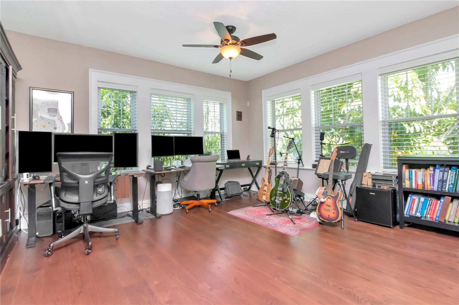 Image 18 of 34 For 2513 Palm Drive