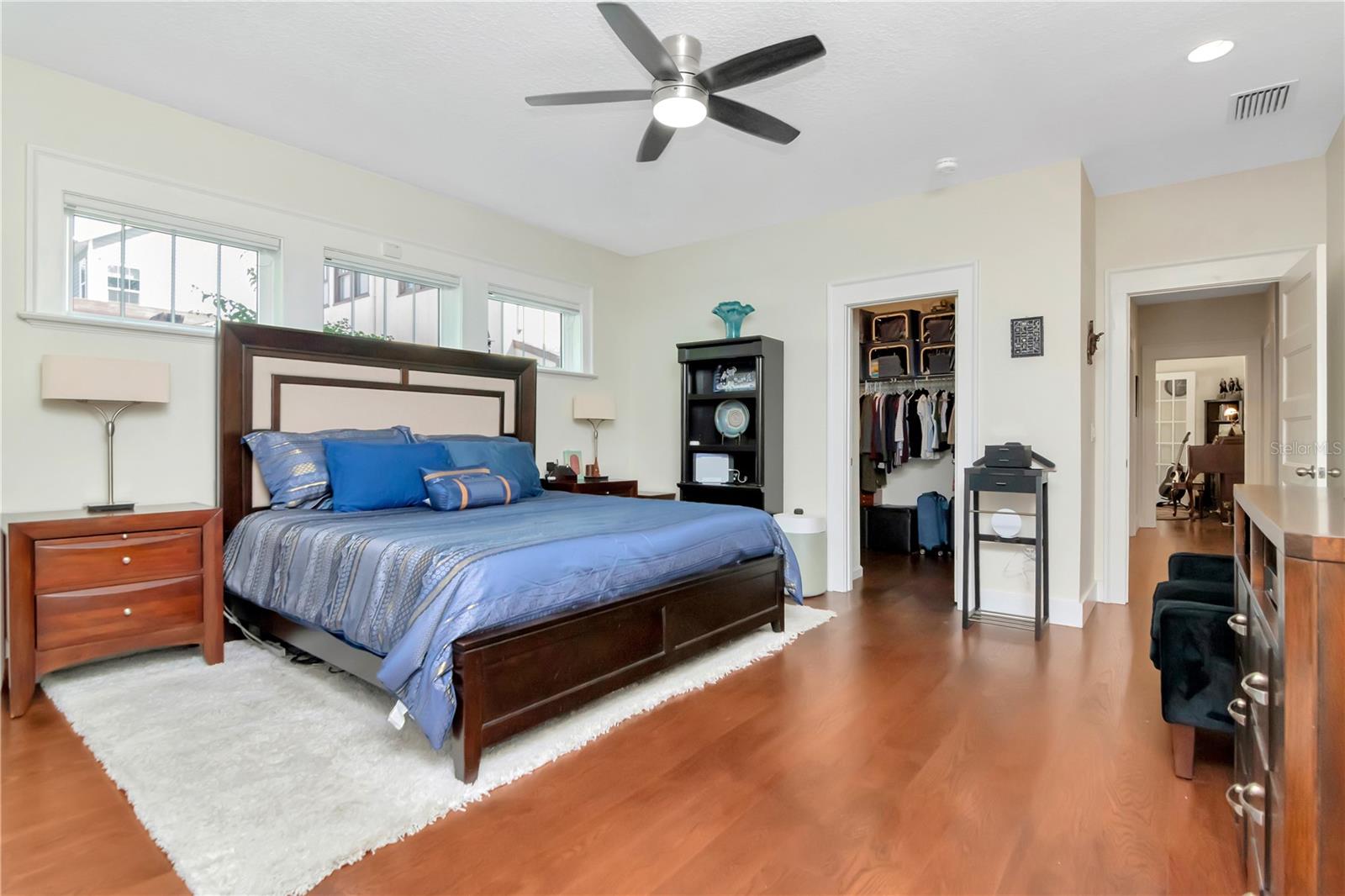 Image 8 of 34 For 2513 Palm Drive