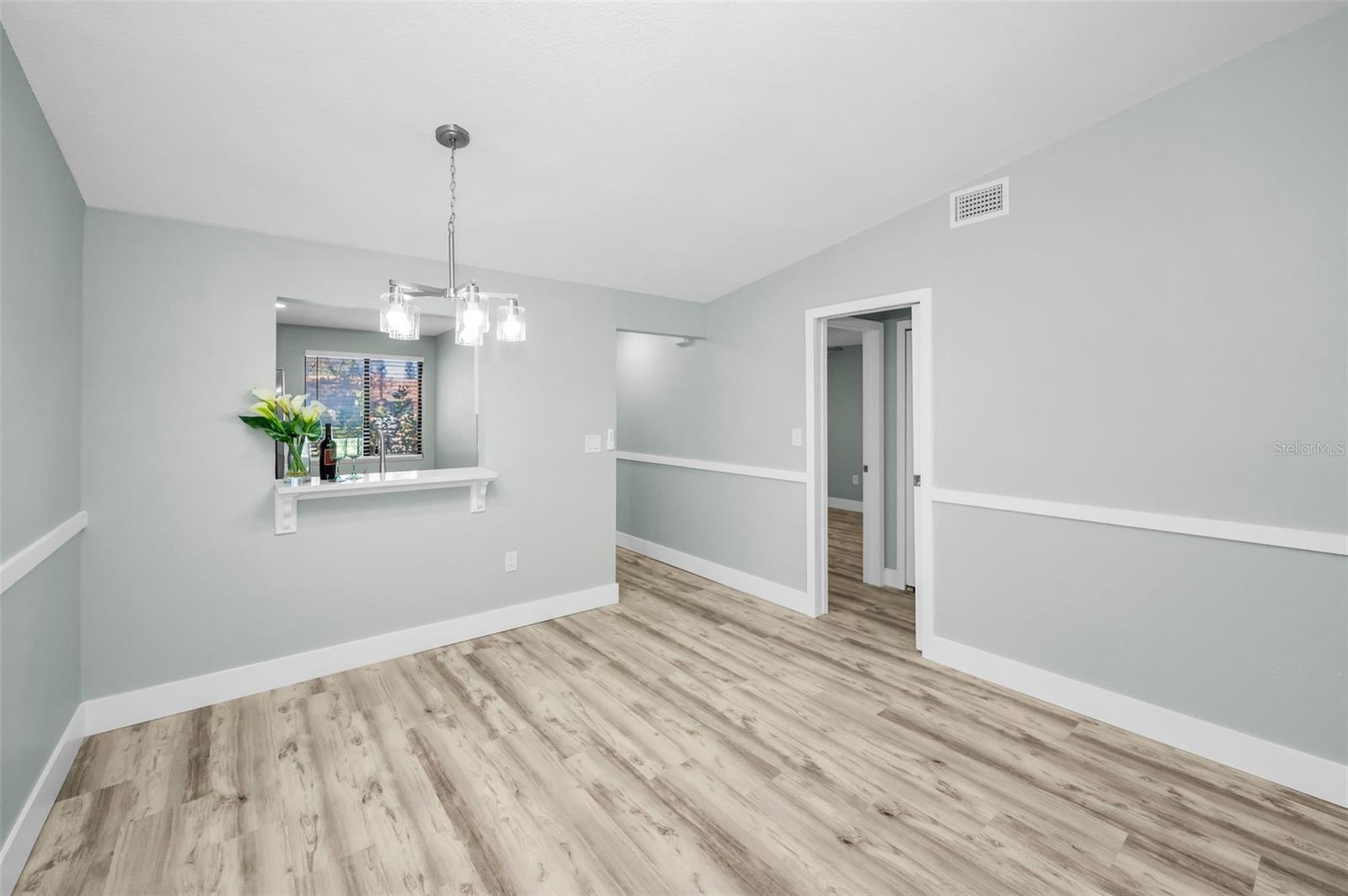 Image 10 of 88 For 215 Corkwood Lane