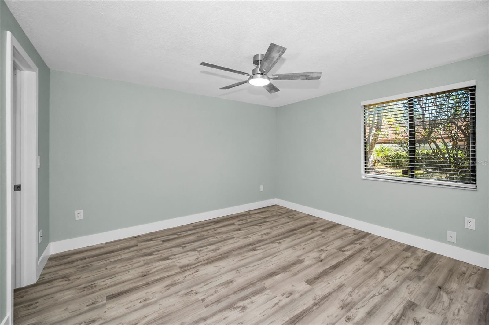 Image 16 of 88 For 215 Corkwood Lane