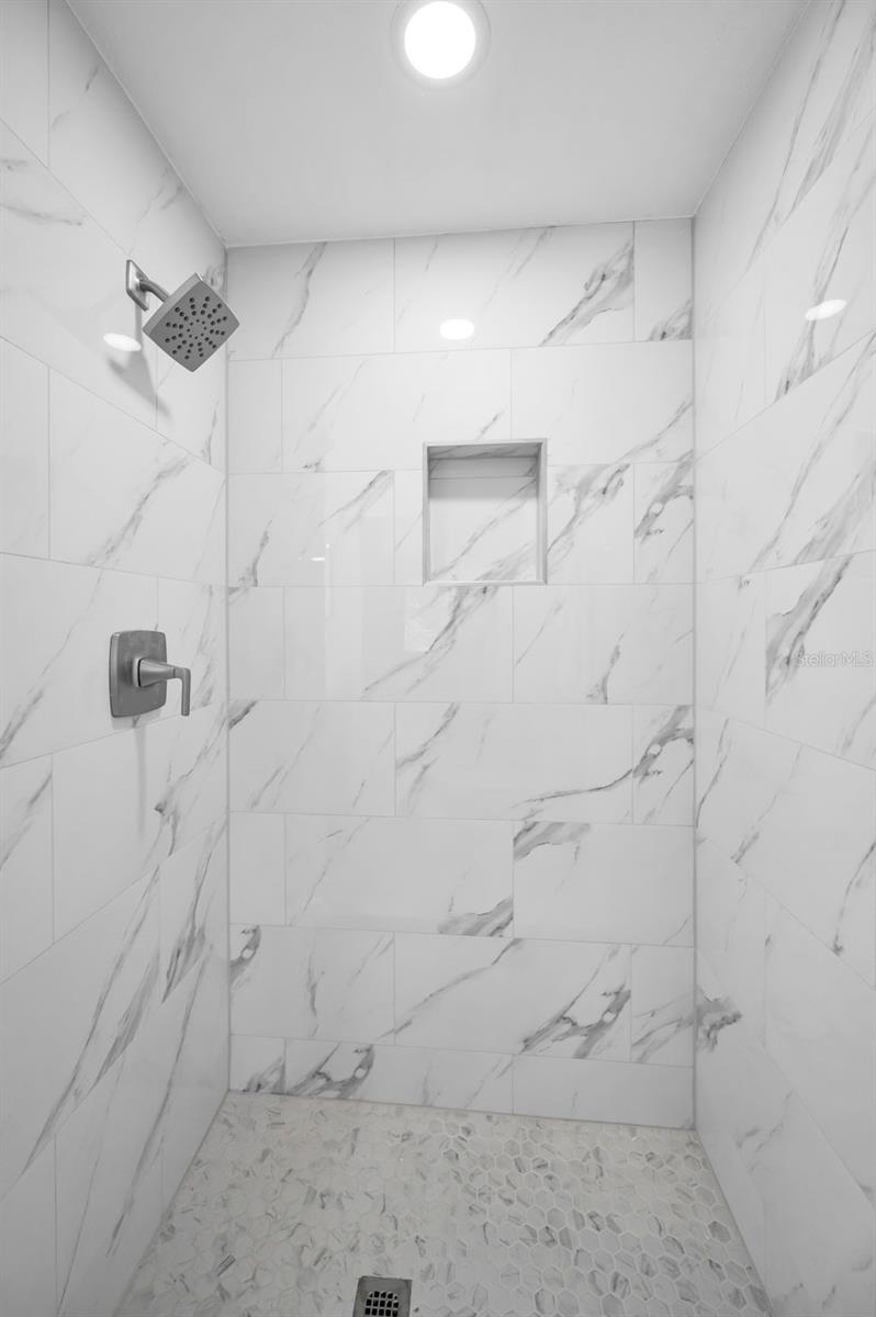 Image 21 of 88 For 215 Corkwood Lane