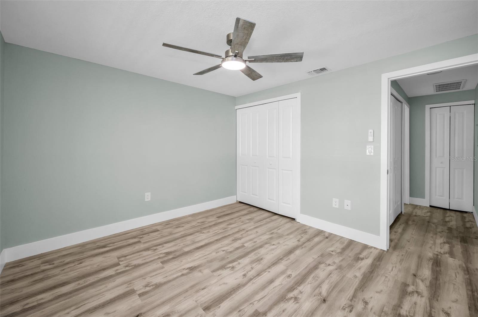 Image 24 of 88 For 215 Corkwood Lane