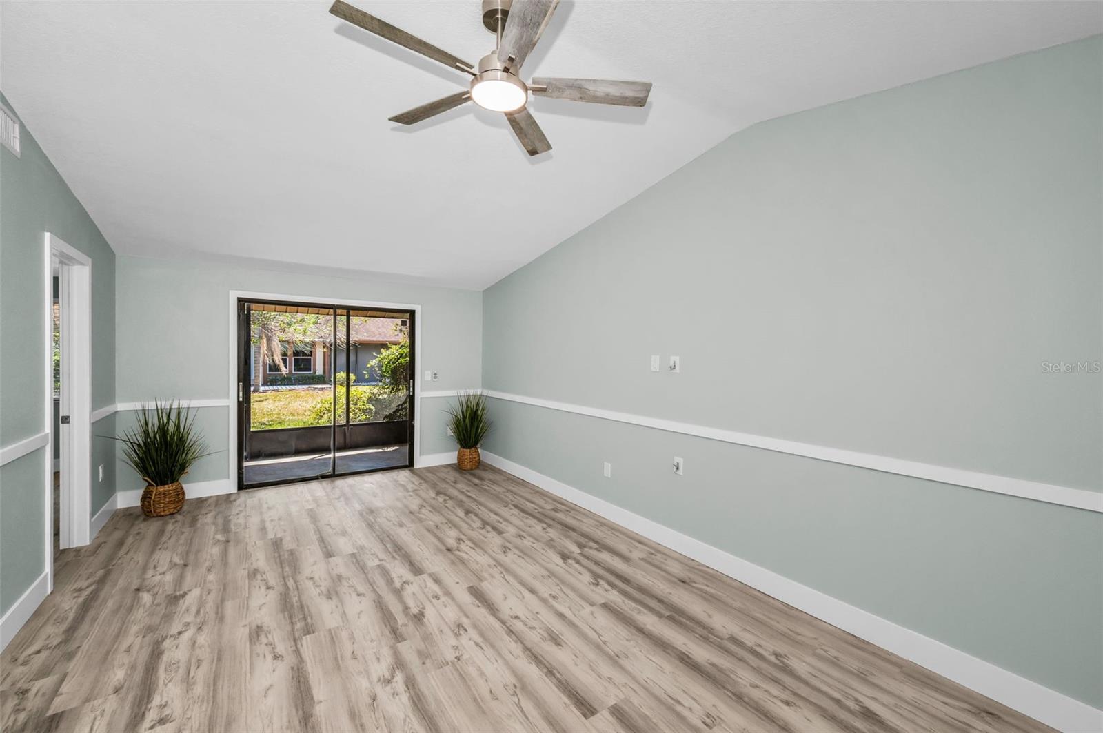 Image 6 of 88 For 215 Corkwood Lane