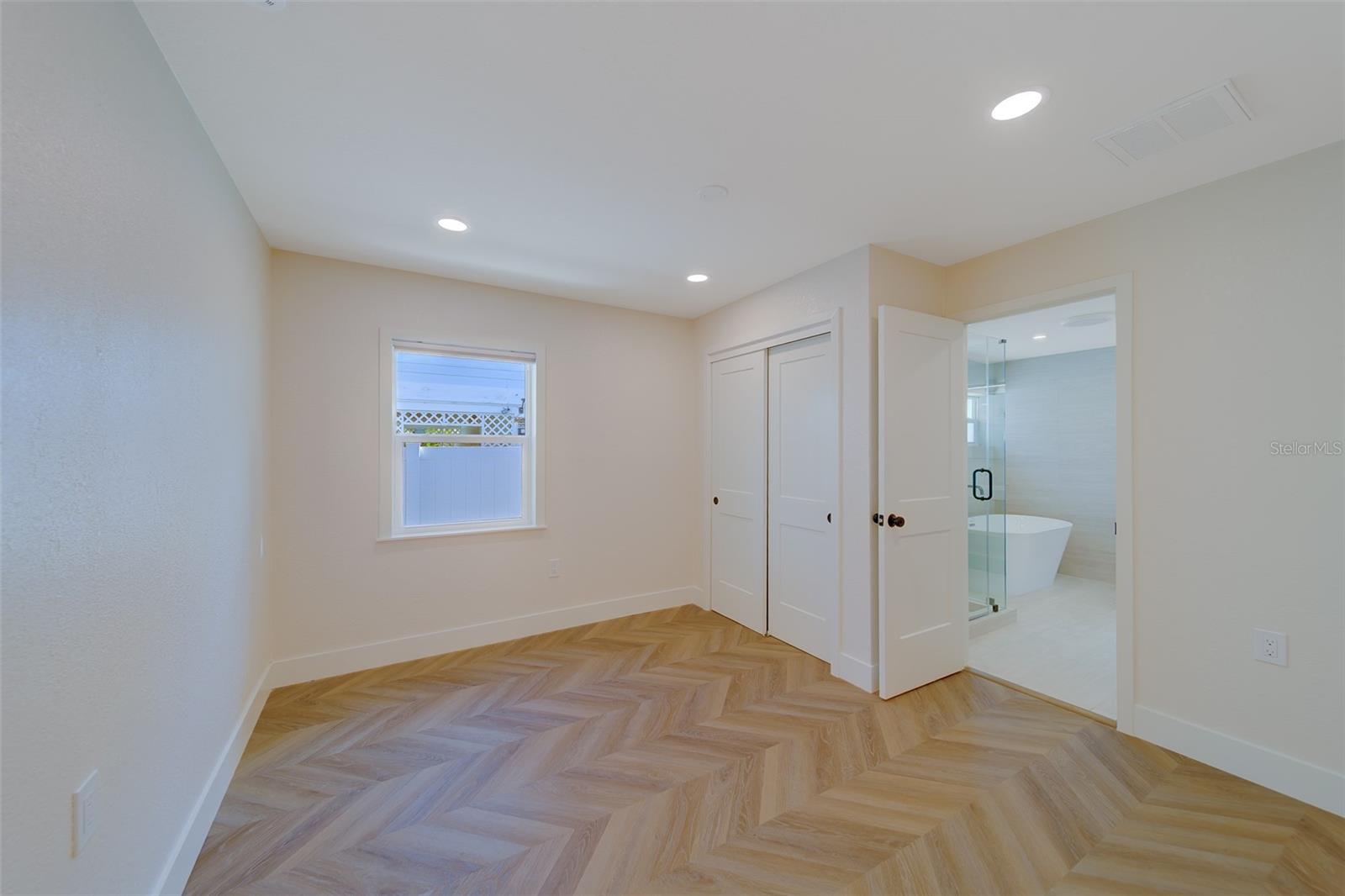 Image 37 of 43 For 540 77th Avenue