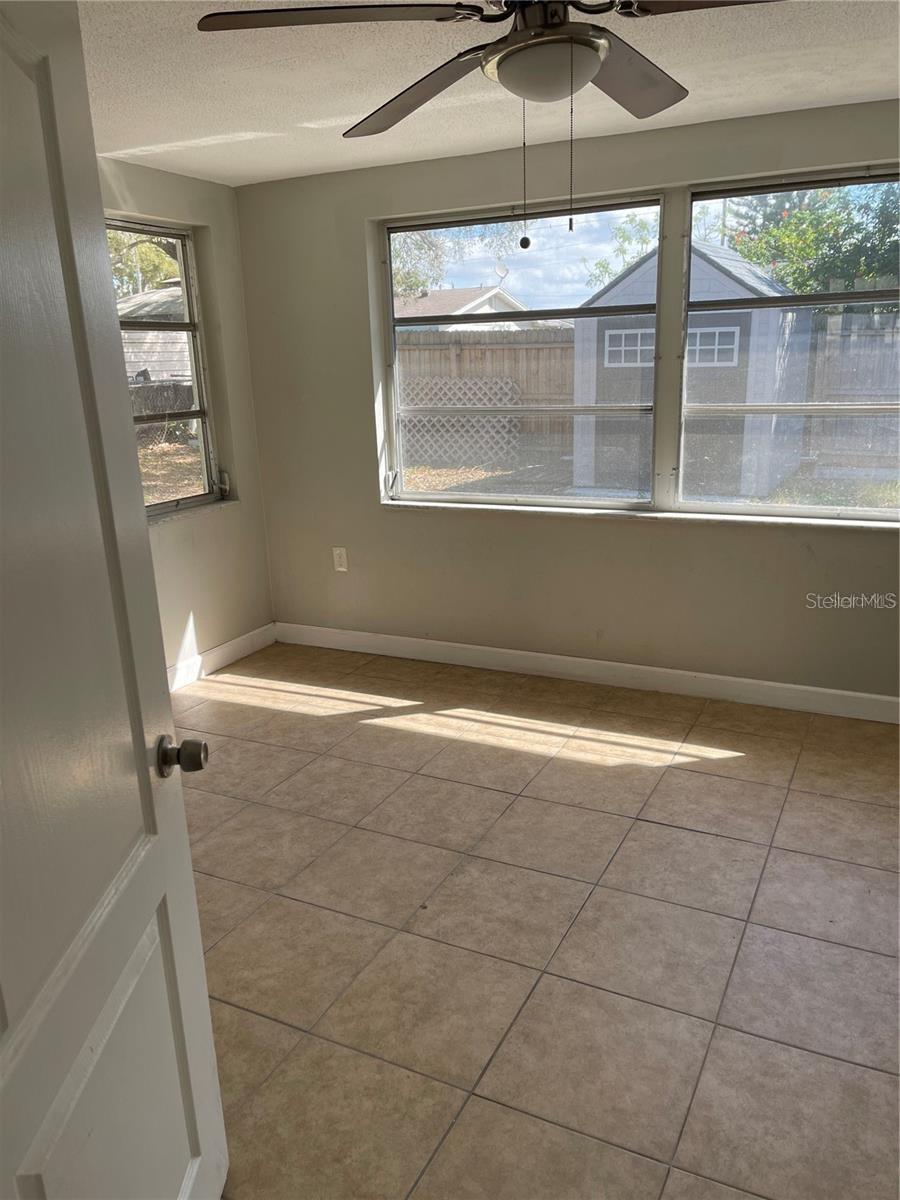 Image 7 of 9 For 1140 Viking Drive