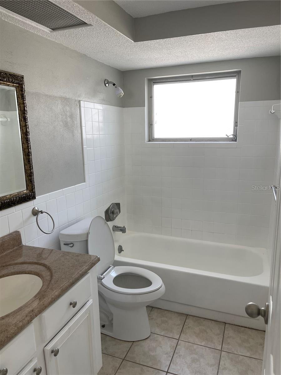 Image 8 of 9 For 1140 Viking Drive