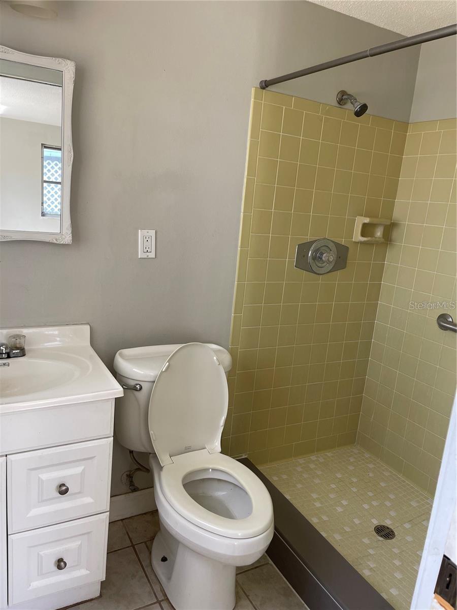 Image 9 of 9 For 1140 Viking Drive