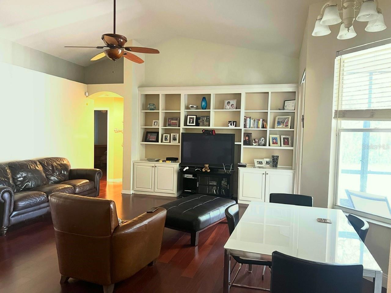 Image 5 of 14 For 9636 Greenbank Drive