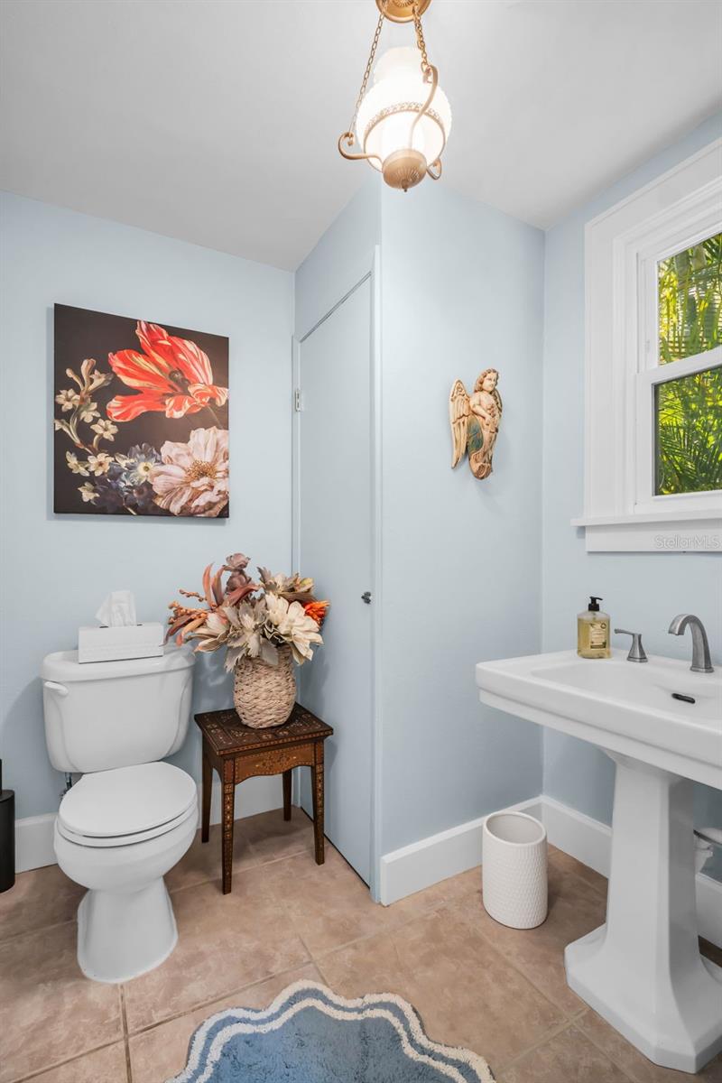 Image 13 of 43 For 1226 Serpentine Drive S