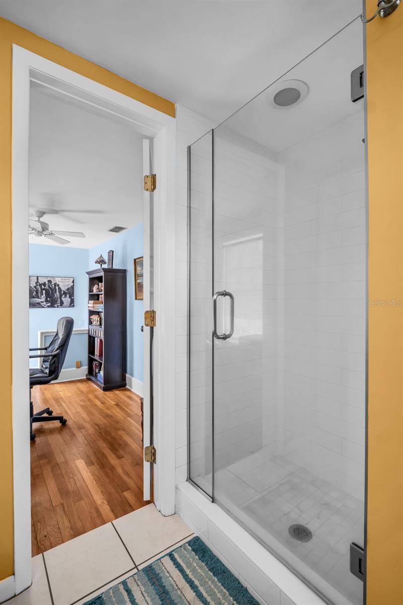 Image 18 of 43 For 1226 Serpentine Drive S