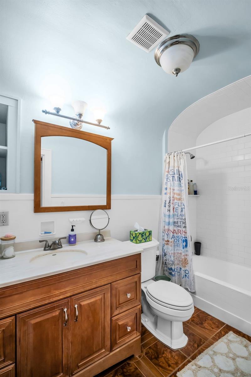 Image 21 of 43 For 1226 Serpentine Drive S