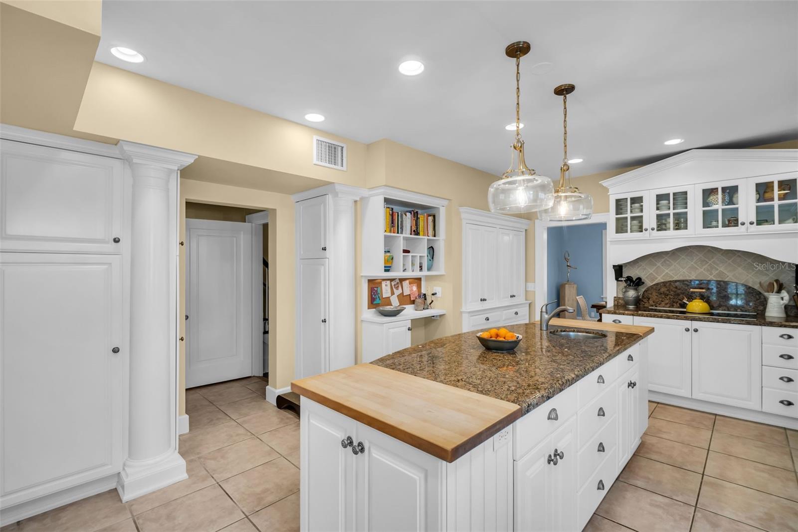 Image 36 of 43 For 1226 Serpentine Drive S