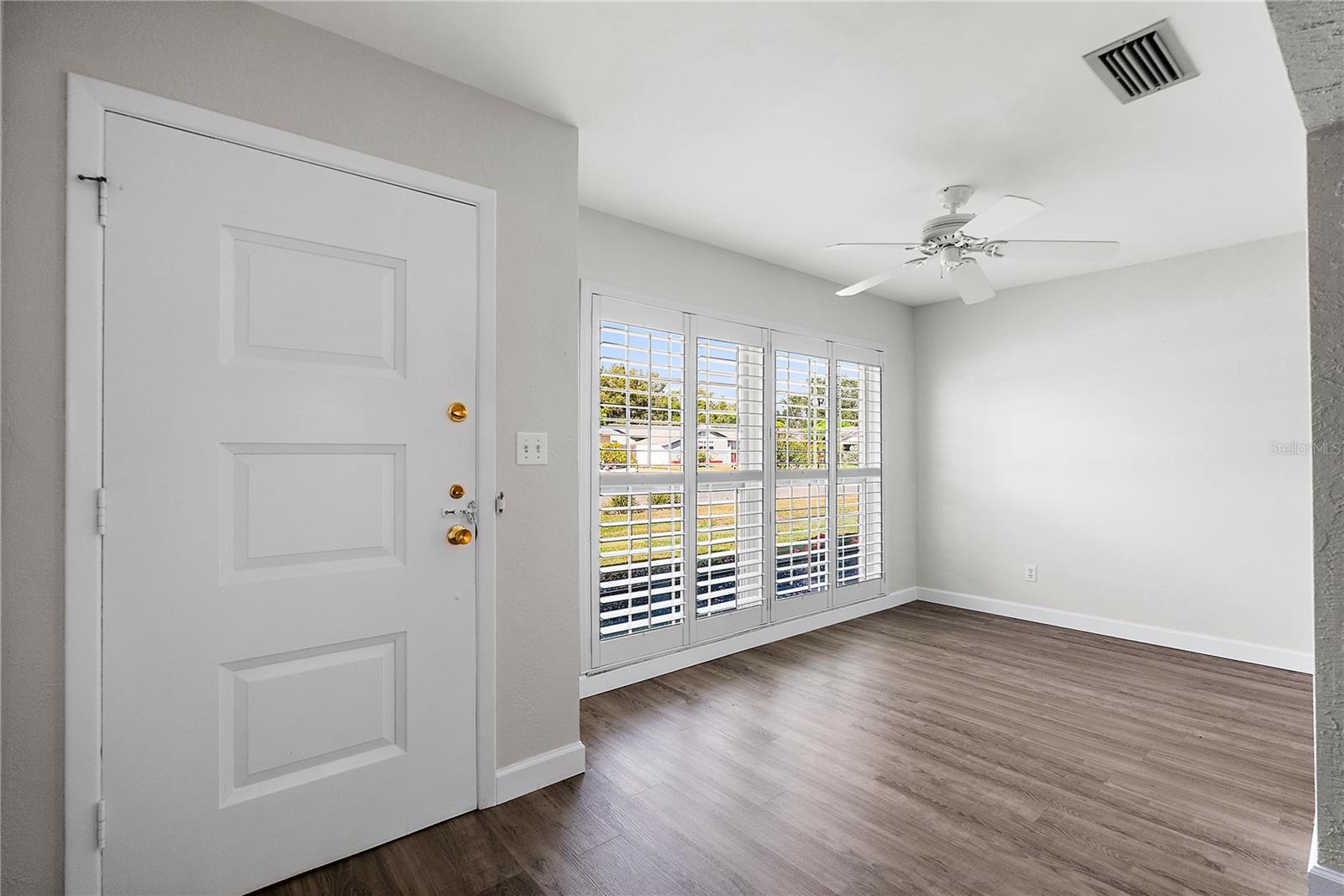 Image 4 of 32 For 1601 43rd Street N 111