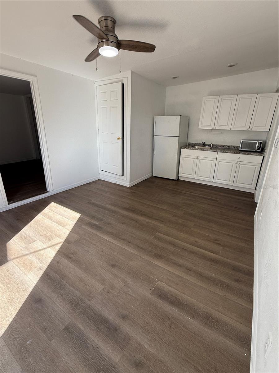 Image 4 of 7 For 1907 49th Street B