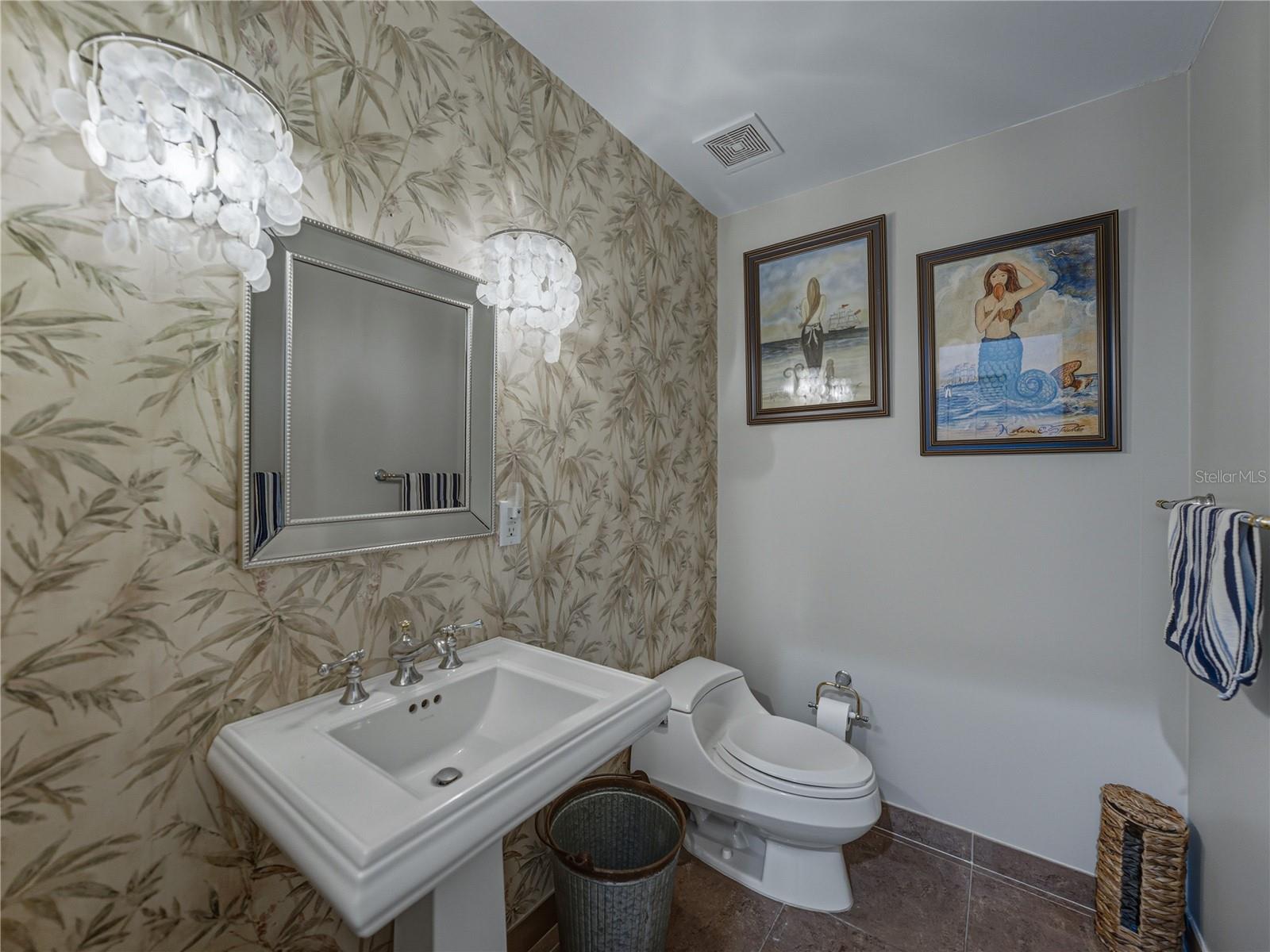 Image 16 of 38 For 18700 Gulf Boulevard 5