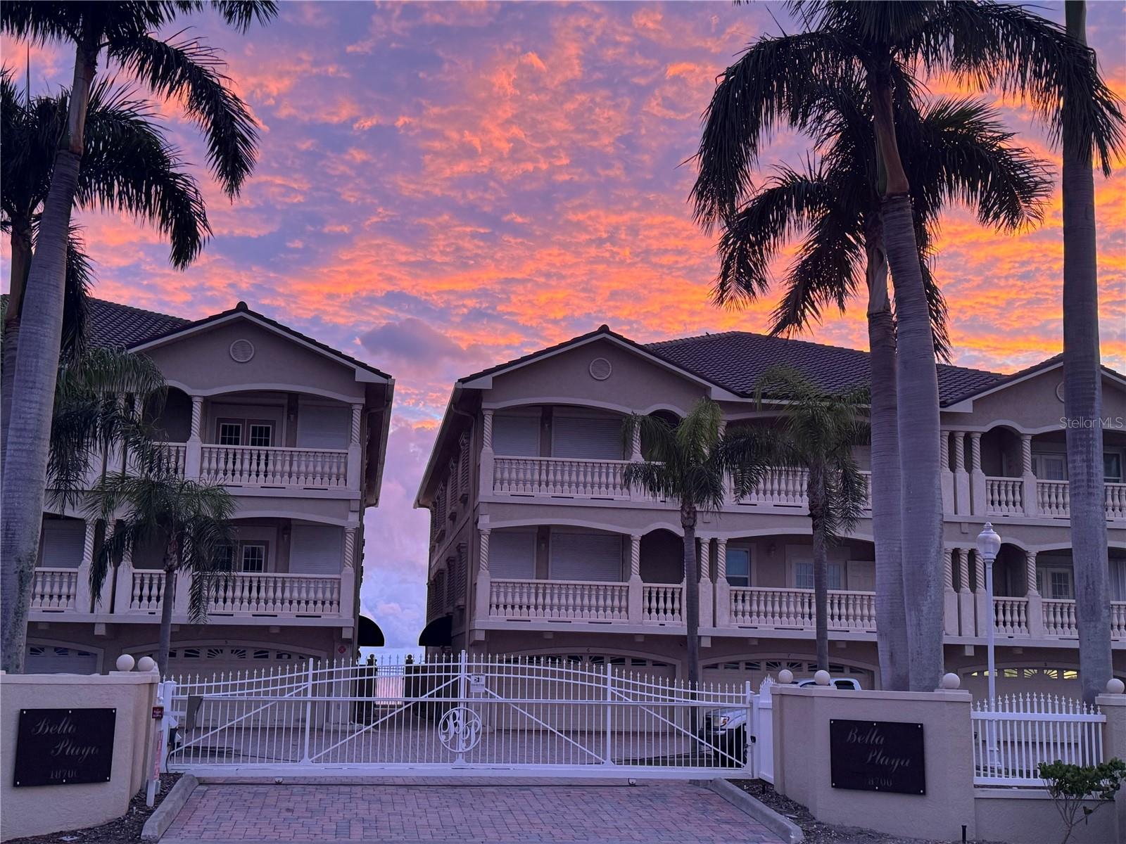 Image 4 of 38 For 18700 Gulf Boulevard 5