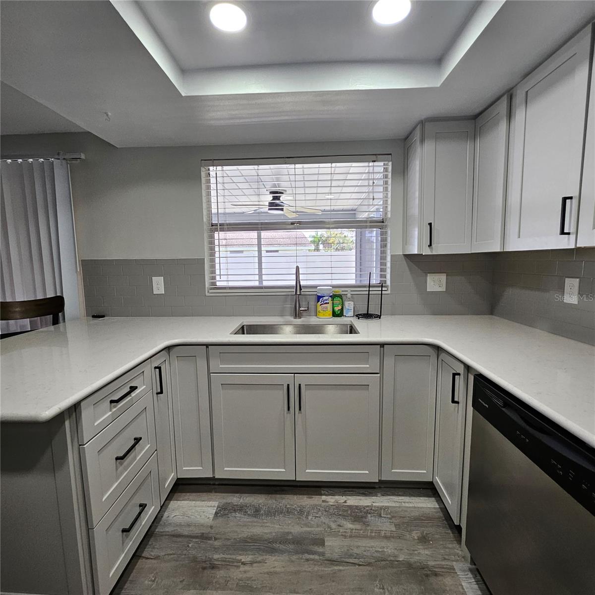 Image 10 of 27 For 6008 Firefly Lane