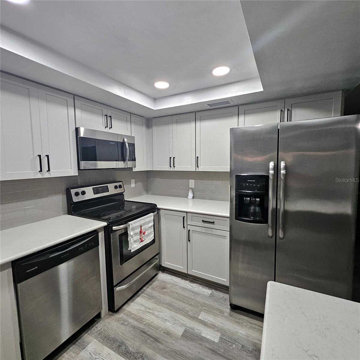 Image 20 of 27 For 6008 Firefly Lane