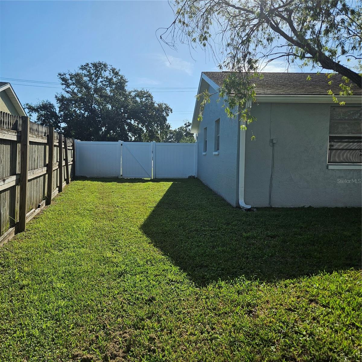 Image 4 of 27 For 6008 Firefly Lane