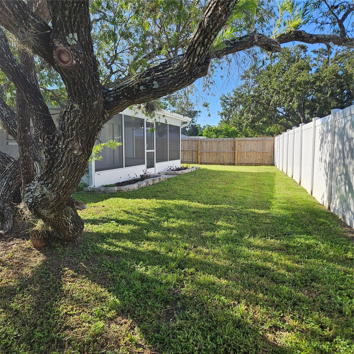 Image 5 of 27 For 6008 Firefly Lane