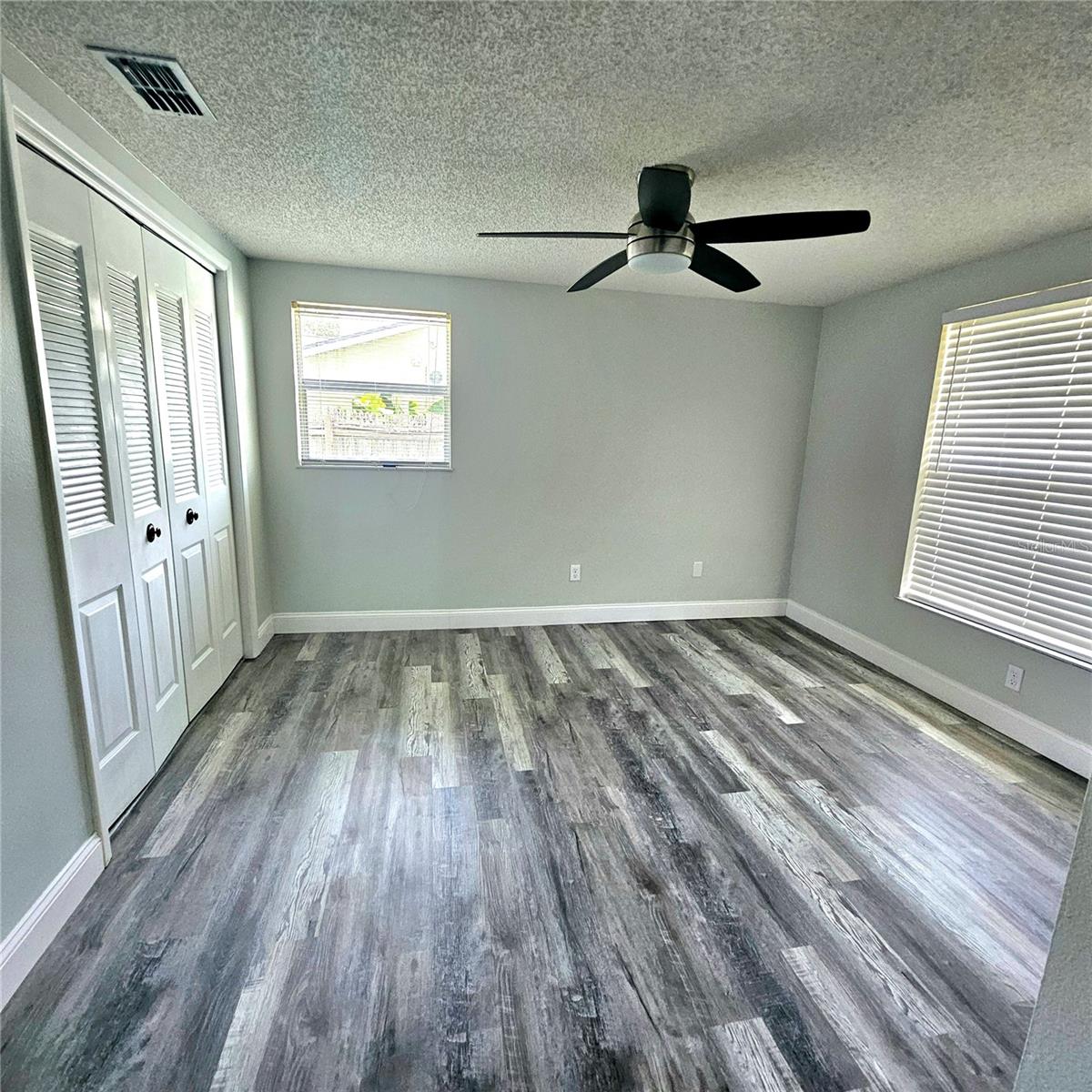 Image 6 of 27 For 6008 Firefly Lane