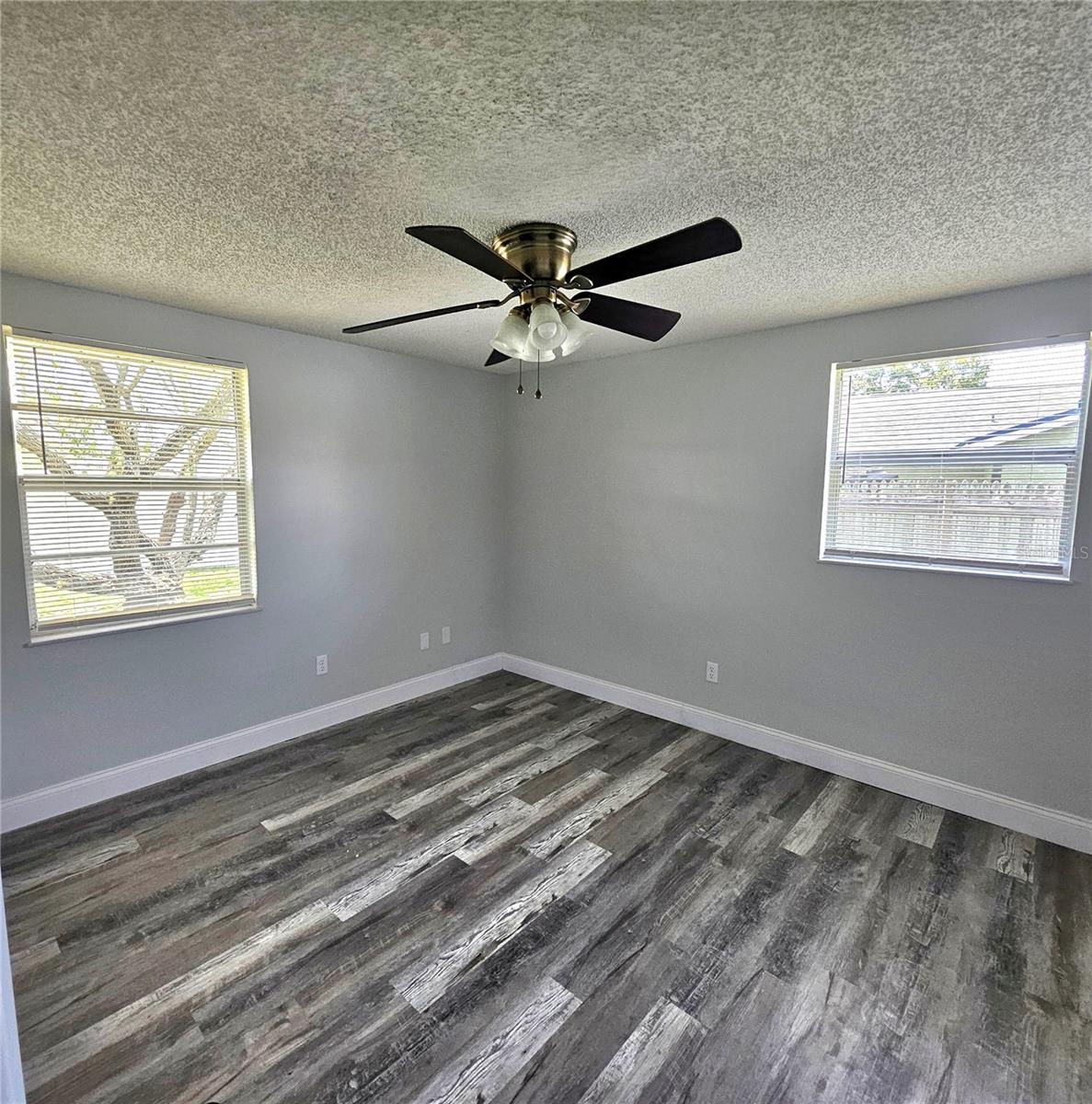 Image 8 of 27 For 6008 Firefly Lane